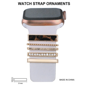 5 pièces ensemble pour <span class=keywords><strong>Apple</strong></span> <span class=keywords><strong>Watch</strong></span> 40mm 44mm 41mm 45mm 49mm <span class=keywords><strong>Bracelet</strong></span> <span class=keywords><strong>Bracelet</strong></span> breloques en métal imprimé léopard <span class=keywords><strong>Bracelet</strong></span> de montre en Silicone anneau décoratif - Product Image 3