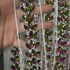 ลูกไม้ปักลายคริสตัลประดับเลื่อมสีแดงเข้มแบบขายส่ง สำหรับตกแต่งขอบผ้าคลุมเจ้าสาว DIY อุปกรณ์เสริมสำหรับเจ้าสาว - Product Image 2