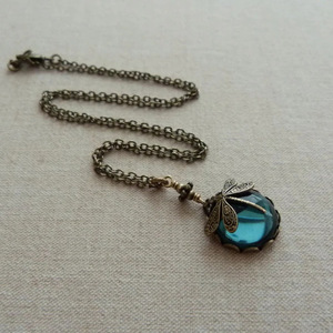 <span class=keywords><strong>Collane</strong></span> pendenti Vintage in bronzo intagliato a mano libellula da donna etnico Color argento in metallo rotondi in pietra verde - Product Image 3