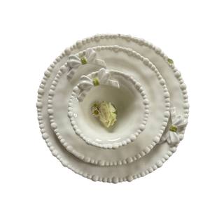 Vente en gros de vaisselle française en céramique avec nœuds perlés, assiettes en céramique, bols en céramique, assiettes à dessert, assiettes à gâteau et assiettes à thème féerique - Product Image 1