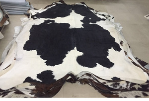 Fornitura all'Ingrosso di Tappeti in Pelle Bovina, Conciati con Fosforo Organico, Pelle di Mucca Naturale con Pelo, Grandi Dimensioni - Product Image 6