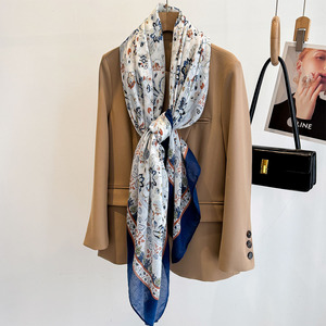 Оптовая продажа, дизайнерские квадратные шарфы, 130*130 с цветочным принтом, высококачественные роскошные шарфы для женщин - Product Image 3