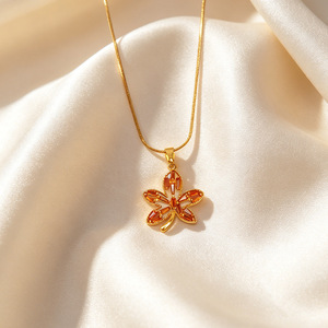 Bezaubernde Vergoldete Edelstahl-Schlangenkette mit Kubischem Zirkonia Multi-Design Anhänger-Halskette - Product Image 3
