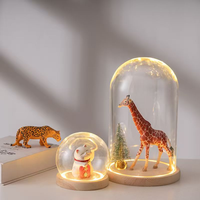 Couvercle en verre de fleur immortelle Base lumineuse avec lampe Boîte aveugle manuelle Micro paysage poupée ornement anti-poussière