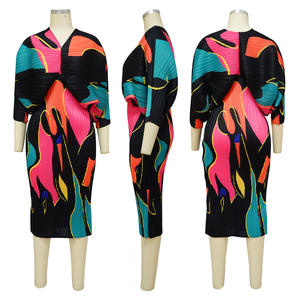 Best Verkopende Product Herfst Nieuwkomers V-Hals Vleermuis Mouwen Grafische Print Plus Size Damesjurk - Product Image 2