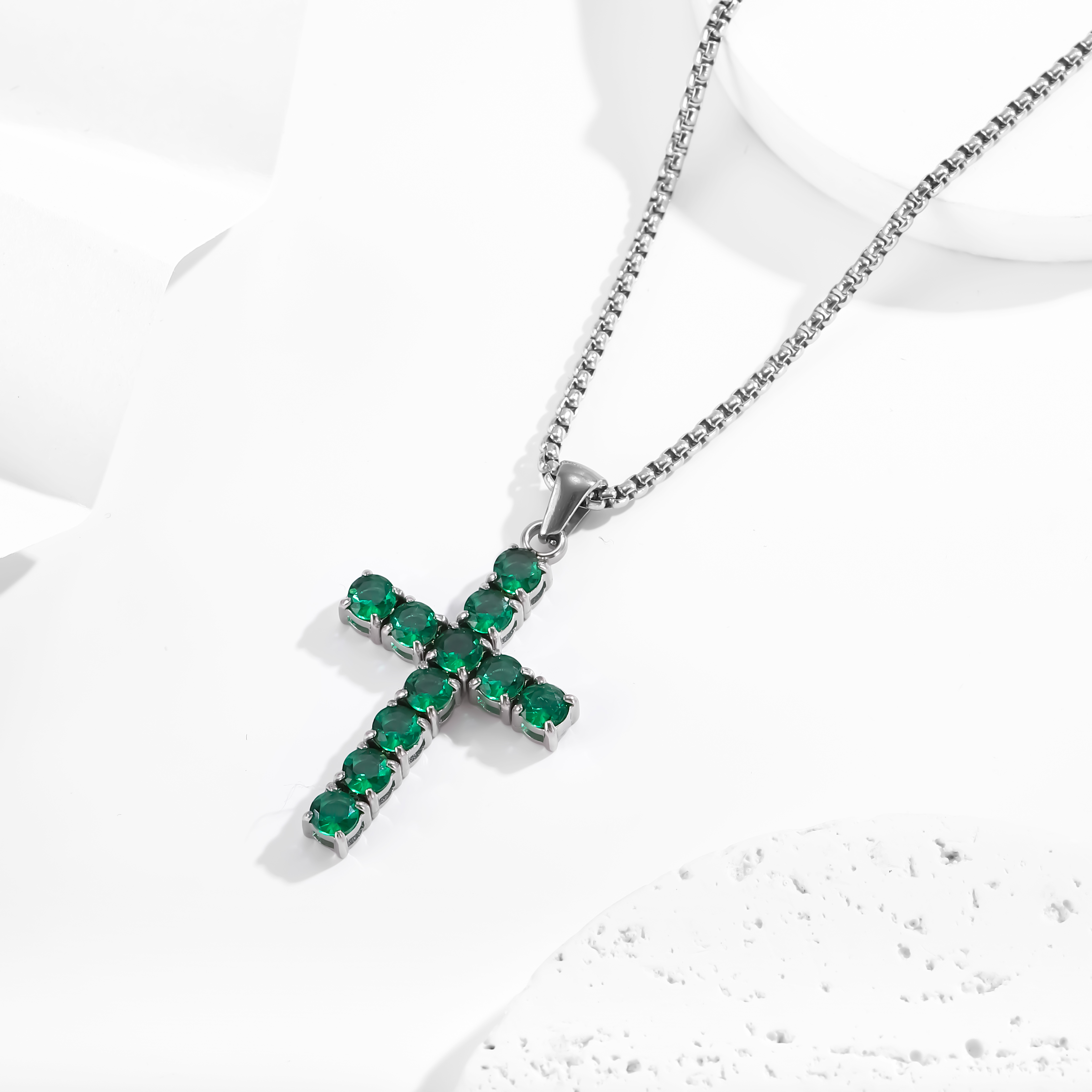 N0171-6  4.0mm Round  Dark Green CZ