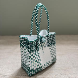 Nouveaux sacs classiques, sacs tissés à la main pour femmes, matériau plastique recyclé de qualité supérieure, tissage recyclé d'Indonésie - Product Image 2