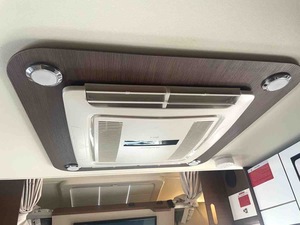 Autocaravana Usada en Venta, Eficiente en Consumo de Combustible, Transmisión Automática, Económica, Se Vende a Bajo Precio, Diésel, 3.0T - Product Image 5