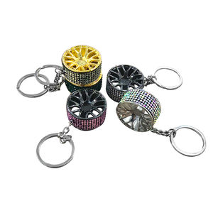 Porte-clés de moyeu de roue en métal de luxe personnalisable les derniers accessoires d'intérieur de voiture pour les véhicules de luxe et les motos - Product Image 6