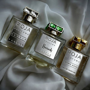 Étiquettes holographiques pour flacons <span class=keywords><strong>de</strong></span> <span class=keywords><strong>parfum</strong></span> - Rouleaux étroits brillants résistants à l'huile, solution d'enveloppement automatique - Product Image 1