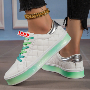 <span class=keywords><strong>Scarpe</strong></span> Casual <span class=keywords><strong>da</strong></span> donna bianche personalizzate <span class=keywords><strong>con</strong></span> plateau alto che aumentano le <span class=keywords><strong>scarpe</strong></span> <span class=keywords><strong>da</strong></span> <span class=keywords><strong>ginnastica</strong></span> Sole spesse alla moda <span class=keywords><strong>da</strong></span> <span class=keywords><strong>ginnastica</strong></span> Zapatillas Para Mujer - Product Image 4