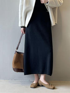 Nuova <span class=keywords><strong>Gonna</strong></span> Invernale 2024 <span class=keywords><strong>in</strong></span> <span class=keywords><strong>Maglia</strong></span> Spessa e Calda, Stile Coreano a Vita Alta, Snellente, Versatile ed Elegante, <span class=keywords><strong>Gonna</strong></span> <span class=keywords><strong>Lunga</strong></span> Casual con Orlo Arricciato - Product Image 4