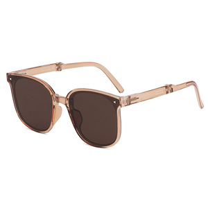 <b>Sunglasses</b> Foldable UV400 PC Lens Women Fashion Sun Protection Travel Driving Quadrilateral Style - Product Image 3