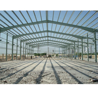Bâtiment modulaire préfabriqué léger en structure d'acier, kit d'entrepôt, d'usine logistique, de grange, d'atelier ou de hangar à ossature métallique