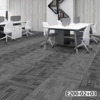 Carreaux de tapis de bureau commerciaux modernes et écologiques en polypropylène non tissé avec motif carré pour salon cuisine hôtel
