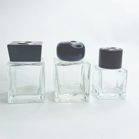 Bouteille de diffuseur de roseaux en verre Transparent de forme Multiple bouteilles d'aromathérapie transparentes en cristal de matériau blanc en 50m 100ml