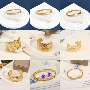 Pulsera de Acero de Titanio Color Oro Rosa para Parejas, Directo de Fábrica, Brazalete para Hombre y Mujer, Joyería de Moda para Regalo de San Valentín o Cumpleaños - Product Image 1
