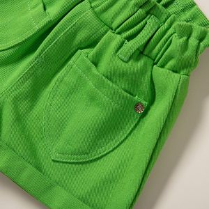 Conjunto de 2 Piezas para Bebés y Niñas Pequeñas, Modelo 2022, Top Corto Rosa Intenso + Pantalones Cortos de Mezclilla Verde, Top con Cuello Camisero + Pantalones Cortos - Product Image 3