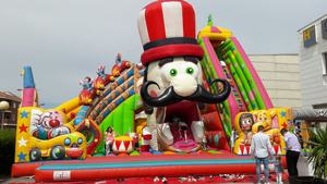 Château gonflable Moonwalk EU pour l'extérieur, avec toboggan et obstacles, pour fêtes et locations, avec bouche mobile - Product Image 2