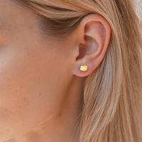 Pendiente de titanio ASTM F136 chapado en oro con forma de gatito, arete dorado para labret, cartílago, tragus, hélix, concha, lóbulo, joyería corporal con pin a presión