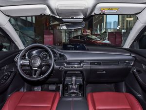 <span class=keywords><strong>Mazda</strong></span> gran oferta 2024 Changan <span class=keywords><strong>Mazda</strong></span> 2017 <span class=keywords><strong>5</strong></span> puertas <span class=keywords><strong>5</strong></span> asientos sedán coches gasolina consola automática aire acondicionado luz venta coche nuevo - Product Image 5