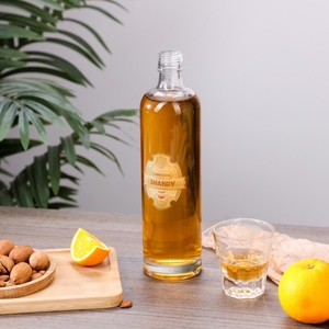 Botella de Vidrio Cuadrada Transparente de 750 ml Personalizada para Brandy, Sake, Ginebra, Tequila, Vodka y Otros Licores - Product Image 2