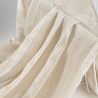 Tissu de foulard en mousseline jacquard B9 de luxe respirant 100 % polyester avec fil argenté pour personnalisation OEM