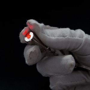 Einzelner Bestseller LED-Kristallglas-Schlüsselanhänger aus Metalllegierung mit buntem Licht für Schlüssel oder Glaskugel - Product Image 4