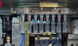 Machine de soufflage par injection en une étape à double rangée haute capacité HGY250-V4-B pour pots cosmétiques et alimentaires en HDPE/PET - Product Image 5