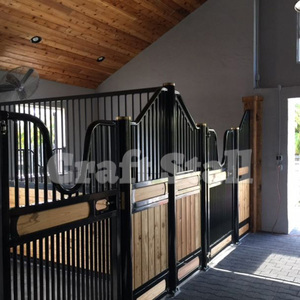 Stalla per Cavalli in Legno Massiccio di Alta Qualità, Facile da Installare, Stile Europeo - Product Image 1