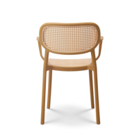 Fauteuil monobloc en plastique moulé couleur moutarde, chaise de salle à manger empilable aspect osier pour la restauration commerciale et l'ameublement hôtelier
