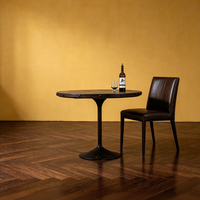 Table sur pied vintage antique texturée, aux tons terreux, pour la maison, le salon, la chambre, le bureau – Décoration haut de gamme et durable