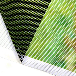 Matériau de film de vision à sens unique graphique en <span class=keywords><strong>vinyle</strong></span> <span class=keywords><strong>micro</strong></span> <span class=keywords><strong>perforé</strong></span> voir à travers l'<span class=keywords><strong>impression</strong></span> numérique en plastique PVC - Product Image 3