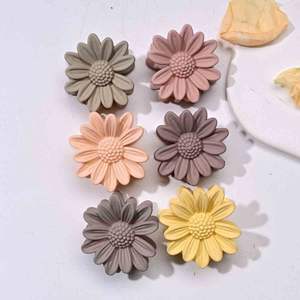 Petite pince à cheveux en plastique avec strass, couleur bonbon, fraîche, douce et mignonne pour femmes, vente chaude - Product Image 3