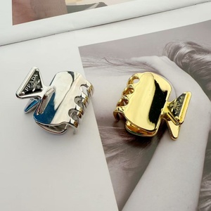 Barrette à cheveux de luxe de marque de créateur pour femmes, pince à cheveux haut de gamme pour frange latérale. - Product Image 5