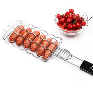 <span class=keywords><strong>Pince</strong></span> à griller les hot-dogs avec brosse, 6 saucisses en acier inoxydable, poignée en bois amovible résistante à la chaleur, <span class=keywords><strong>pince</strong></span> de <span class=keywords><strong>barbecue</strong></span> en maille - Product Image 4