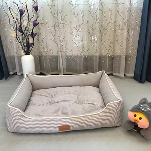 Cama cuadrada suave para gatos con cojín extraíble y lavable en colores rosa, gris y beige para uso en interiores, sofá cómodo para mascotas para todas las estaciones. - Product Image 3