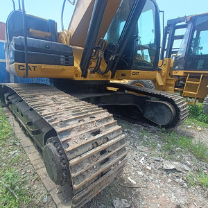 Excavadora Caterpillar 325D en Excelentes Condiciones, Pocas Horas de Trabajo, Pintura Original, Totalmente Revisada, Gran Potencia, Alta Eficiencia - Product Image 5