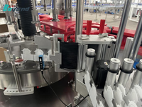 Machine d'étiquetage automatique à grande vitesse pour bouteilles d'eau avec technologie d'adhésif thermofusible