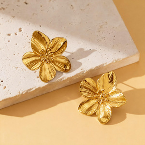European and American cross-border flower earrings, women's retro charm, petal ins <b>stud</b> earrings, women's personality - Product Image 4