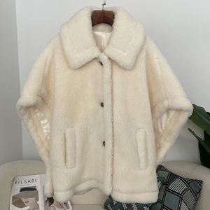 Teddy Bear Cape Vest Spring Outwear Jacket con mangas cortas de murciélago y diseño grueso - Product Image 2