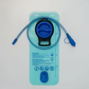 ถุงน้ำ 2 ลิตร TPU สำหรับกีฬากลางแจ้ง กระเป๋าใส่น้ำแบบมีวาล์วปลดเร็ว สำหรับเดินป่า ตั้งแคมป์ - Product Image 1