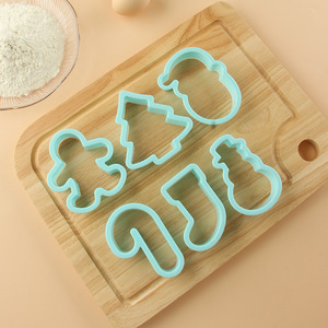 Ensemble de découpoirs <span class=keywords><strong>à</strong></span> biscuits <span class=keywords><strong>à</strong></span> pression manuelle Joyeux Noël avec des motifs de rennes, de cloches et de boîtes cadeaux pour la pâtisserie saisonnière - Product Image 3