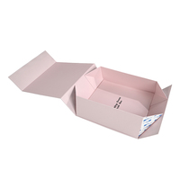 Boîte-cadeau d'emballage pliable rose en carton pliable rigide Scatola Regalo recyclable personnalisé pour l'expédition de vêtements