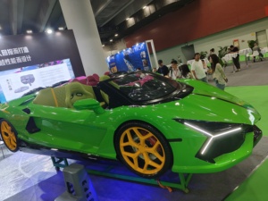 Lancha Anfibia Jumeirah con Motor Intraborda, Casco de ABS+Fibra de Carbono, Velocidad Máxima de 18 Nudos, Motor de 115-150hp, 4 Asientos, Garantía de 2 Años - Product Image 3
