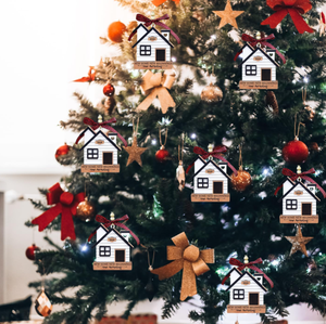 Astillas de madera talladas con láser personalizadas hechas a mano, modelo de casa de madera ahuecada decorativa colgante de Navidad directo de los fabricantes - Product Image 3