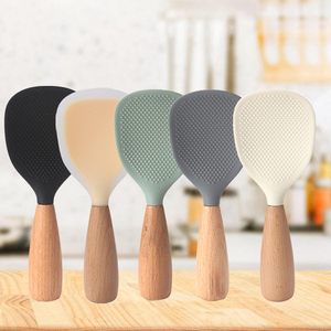 อุปกรณ์ครัว ทัพพีสำหรับหม้อหุงข้าว ทัพพีซิลิโคนกันติด พร้อมด้ามไม้ - Product Image 3