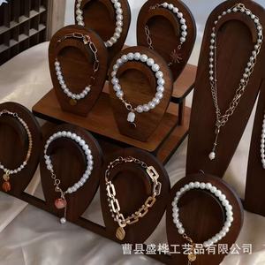 Présentoir à bijoux en bois pour colliers et bracelets, organisateur de bureau avec 4 crochets et découpes triangulaires pour accessoires de photographie - Product Image 4