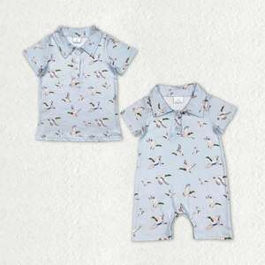 Camiseta Polo de Manga Corta con Botones y Estampado de Patos para Bebés Niños, en Oferta, con Pantalones Cortos a Juego - Product Image 1