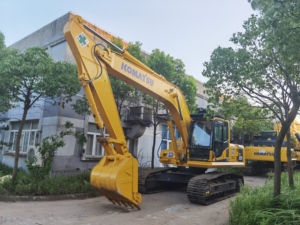รถขุดตีนตะขาบ Komatsu PC200-8 นำเข้าจากญี่ปุ่น ตรวจสอบอย่างดี ใช้งานน้อย ระบบไฮดรอลิกเดิมๆ - Product Image 5